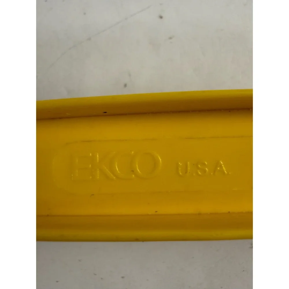 Vintage EKCO USA Yellow Pasta Server Spaghetti Fork Claw Kitchen Tool Retro